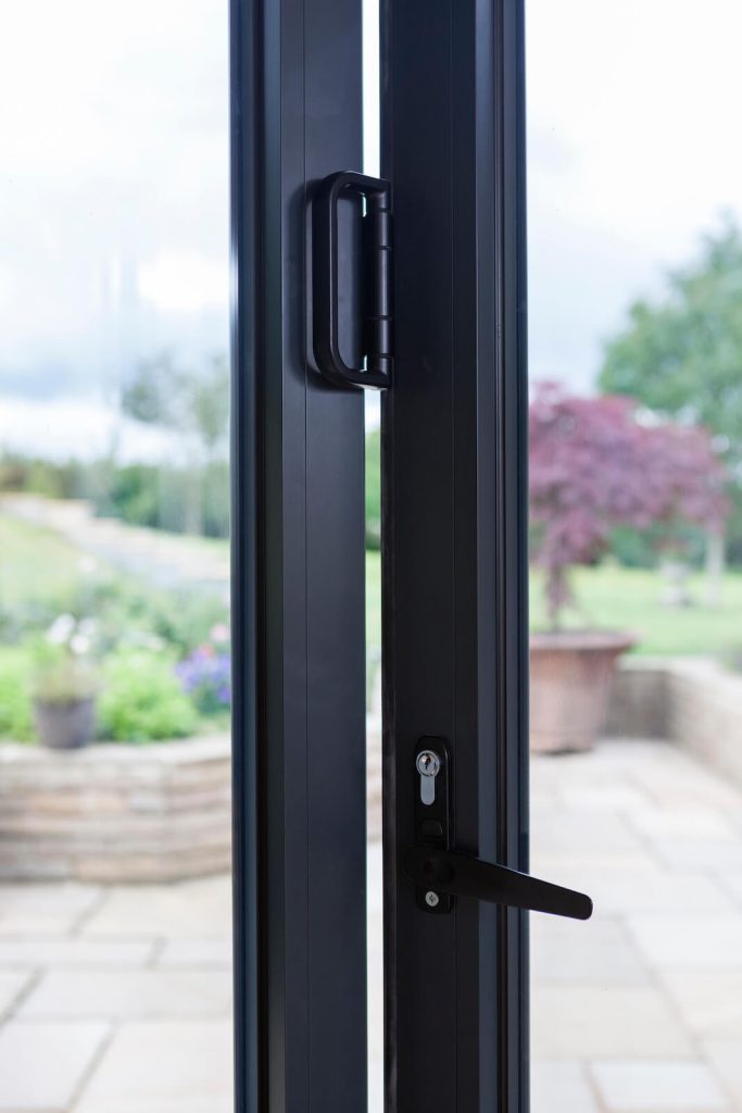 bifold handle